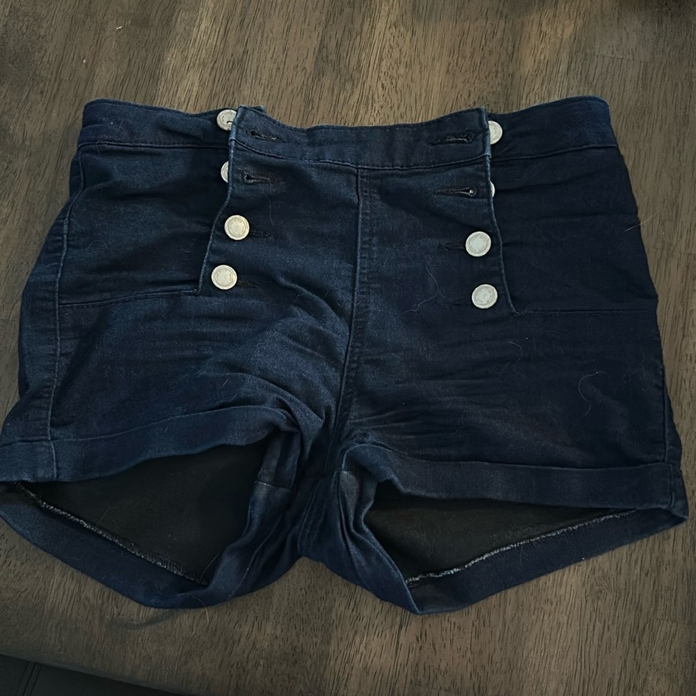 Almost famous Jean shorts